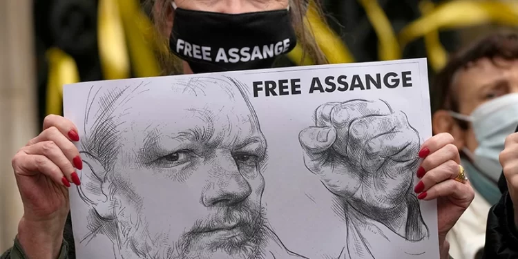 Υπόθεση Τζούλιαν Ασάνζ – WikiLeaks: New York Times, Guardian, El Pais, Le Monde και Der Spiegel ζητούν από τις ΗΠΑ να αποσύρει τις κατηγορίες