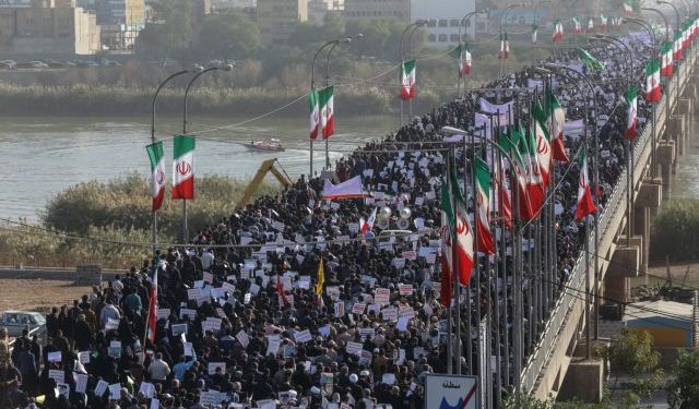 epa06414362 Iranians take part in a state organized rally against anti-government protests, in the city of Ahvaz, south west Iran, 03 January 2018. Media reports that after several days of ongoing anti-regime protests in Iran, the country's Islamic leadership has now organized rallies nationwide. Hundreds of thousands took to the streets to demonstrate their support for the system.  EPA/Morteza Jaberian